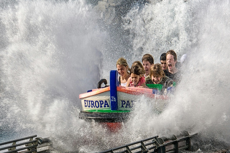 Top Amusement Parks Around the World for Family Fun